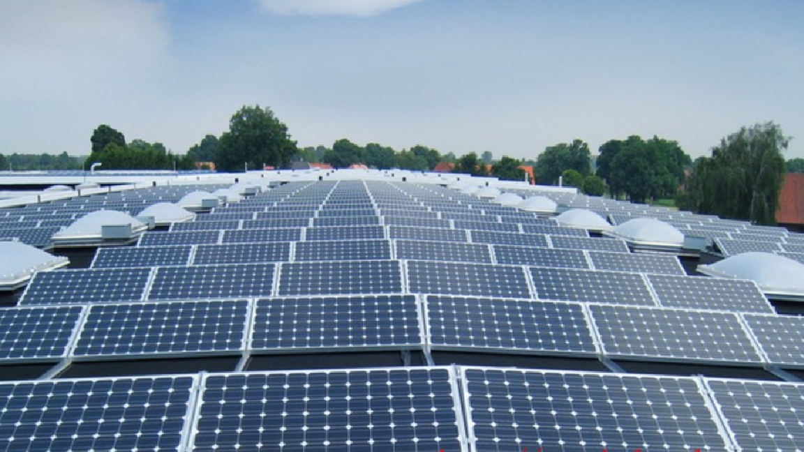 Коммерческая солнечная электростанция.